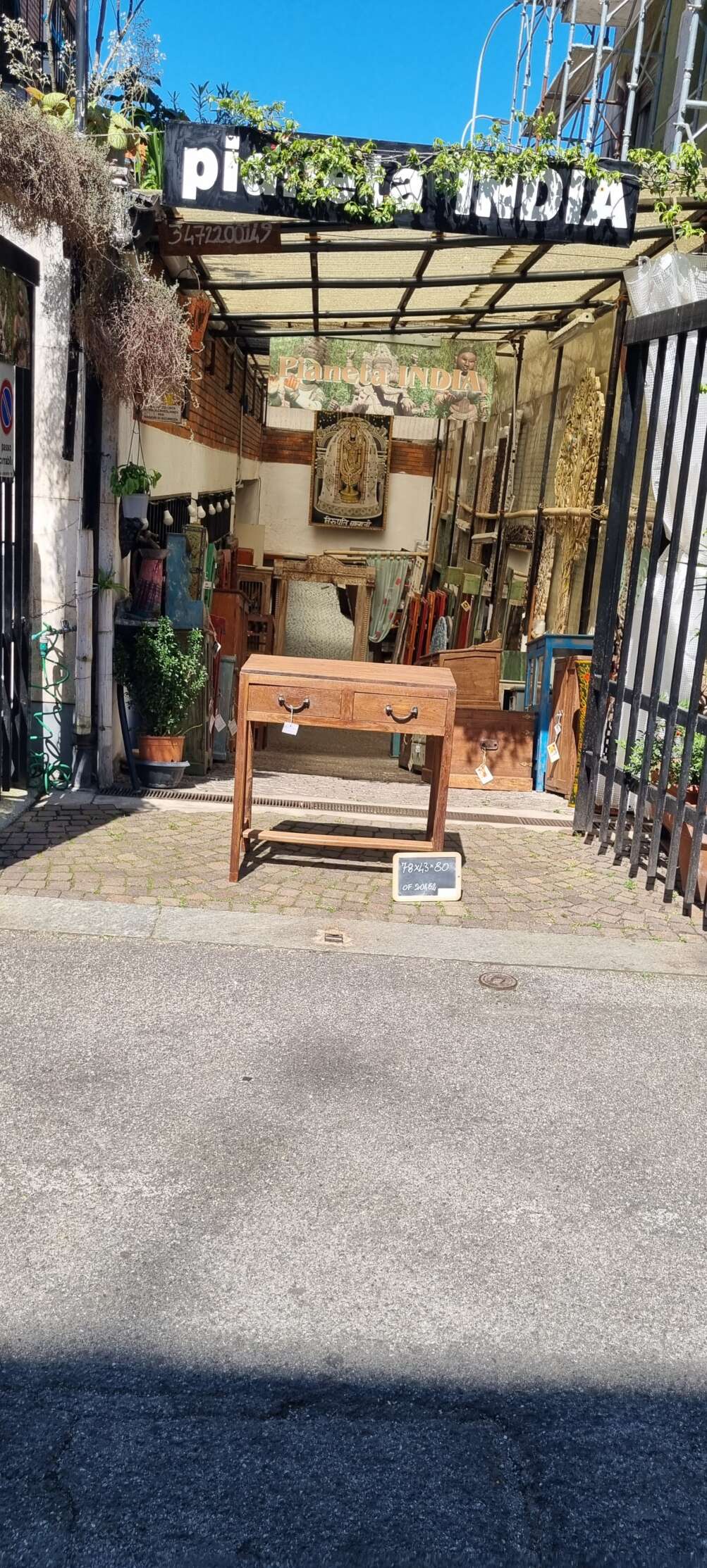 Scrivania teak con cassetti e traversa - immagine 9