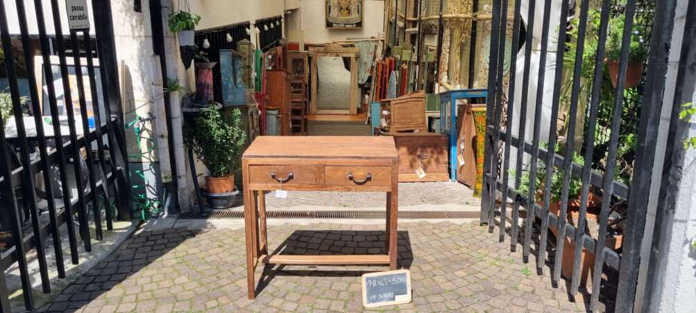 Scrivania teak con cassetti e traversa - immagine 4