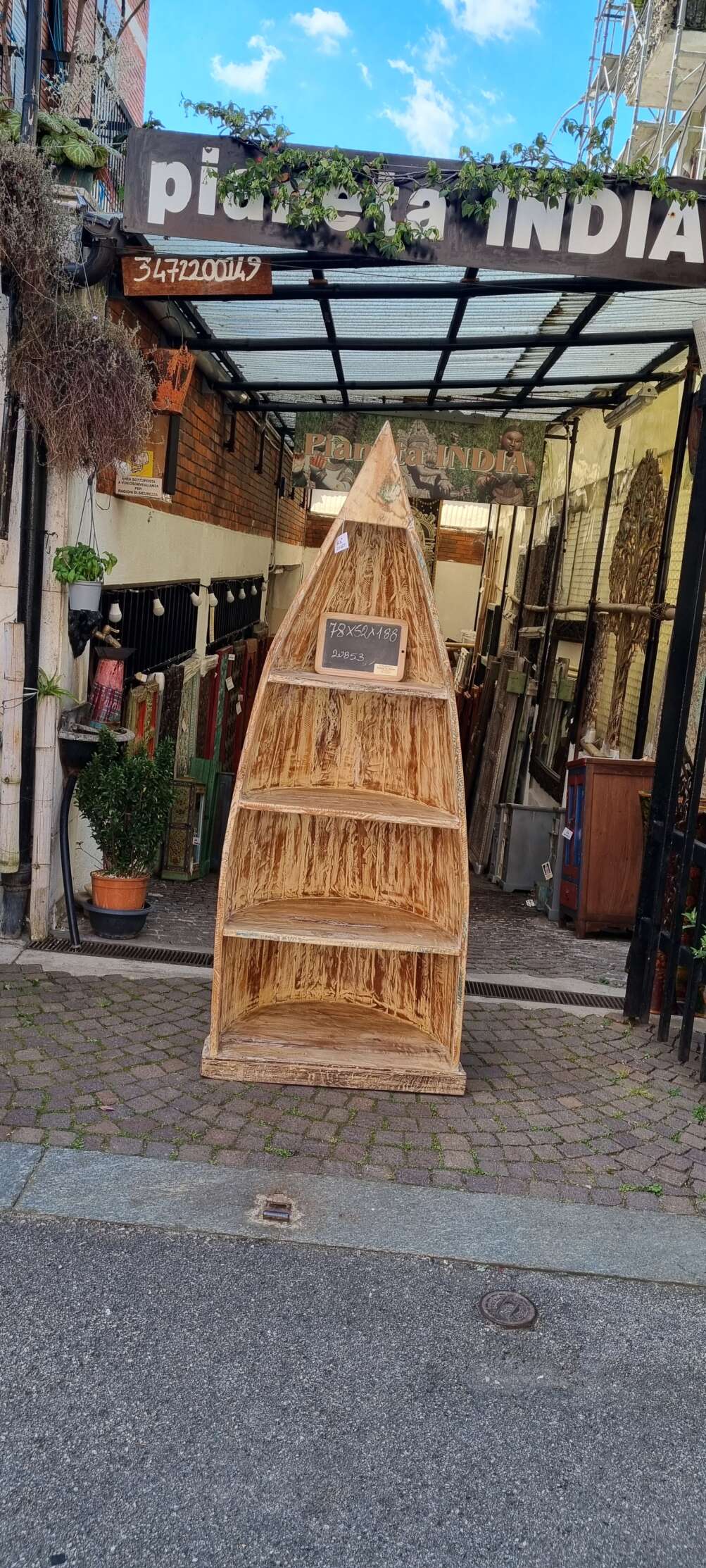 Libreria a barca decapata con quattro ripiani - immagine 9
