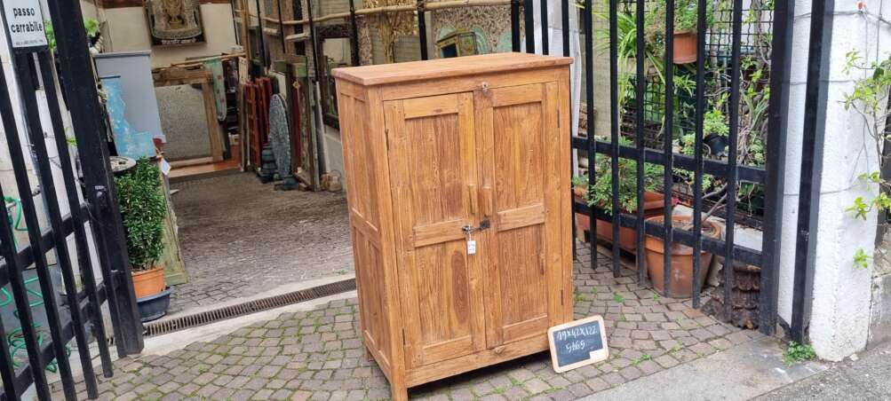Armadietto in teak a due ante con venature verticali - immagine 7