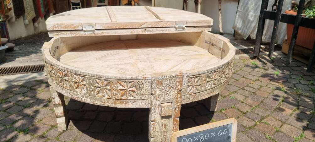 Tavolino rotondo basso intagliato - immagine 2