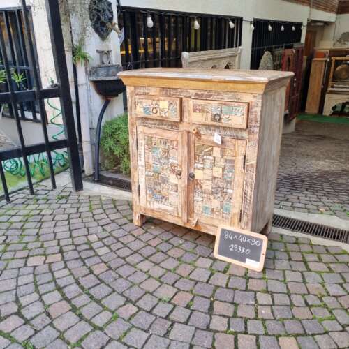 Credenza patchwork decorata