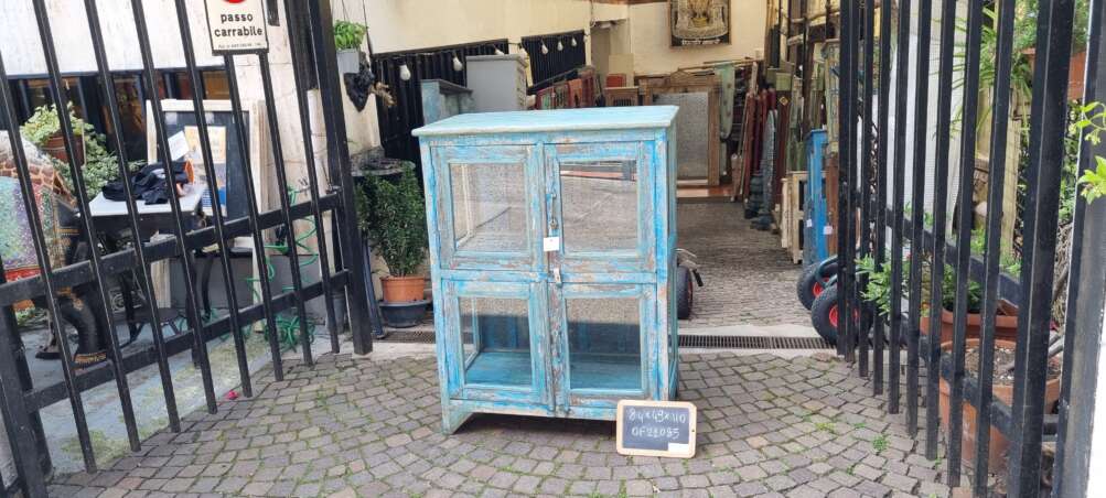 Vetrinetta vintage azzurra decapata - immagine 4