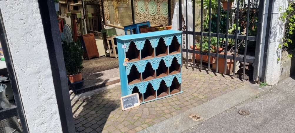 Scaffale turchese a nicchie - immagine 2