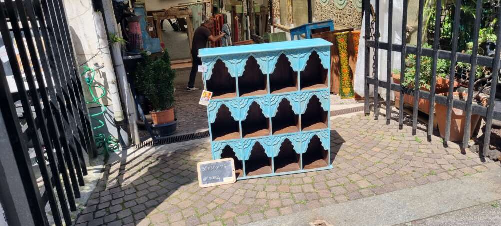 Scaffale turchese a nicchie - immagine 4