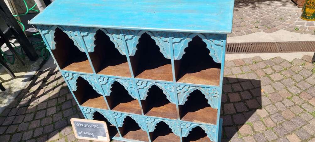 Scaffale turchese a nicchie - immagine 5