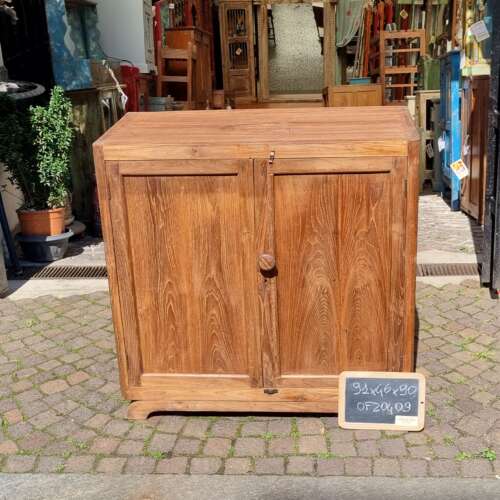 Mobiletto compatto a due ante