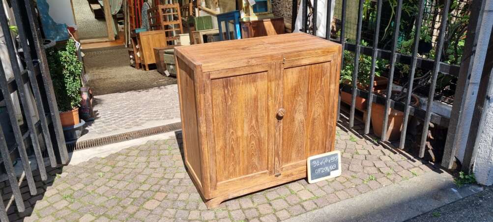 Mobiletto robusto in teak a due ante essenziale - immagine 5