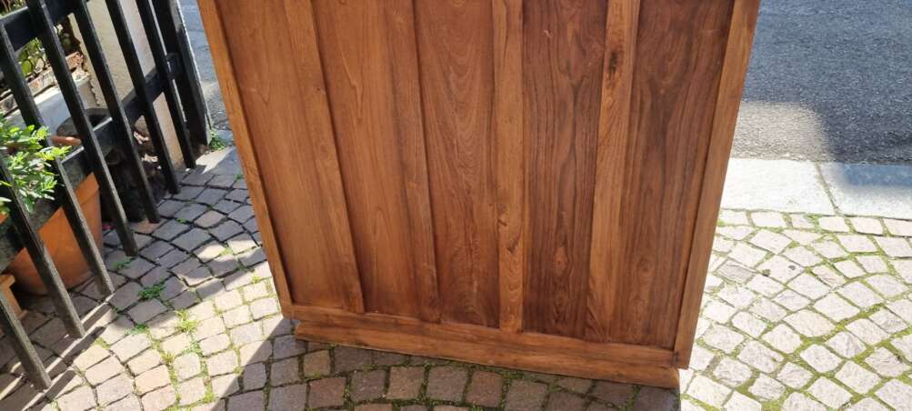 Mobiletto robusto in teak a due ante essenziale - immagine 10
