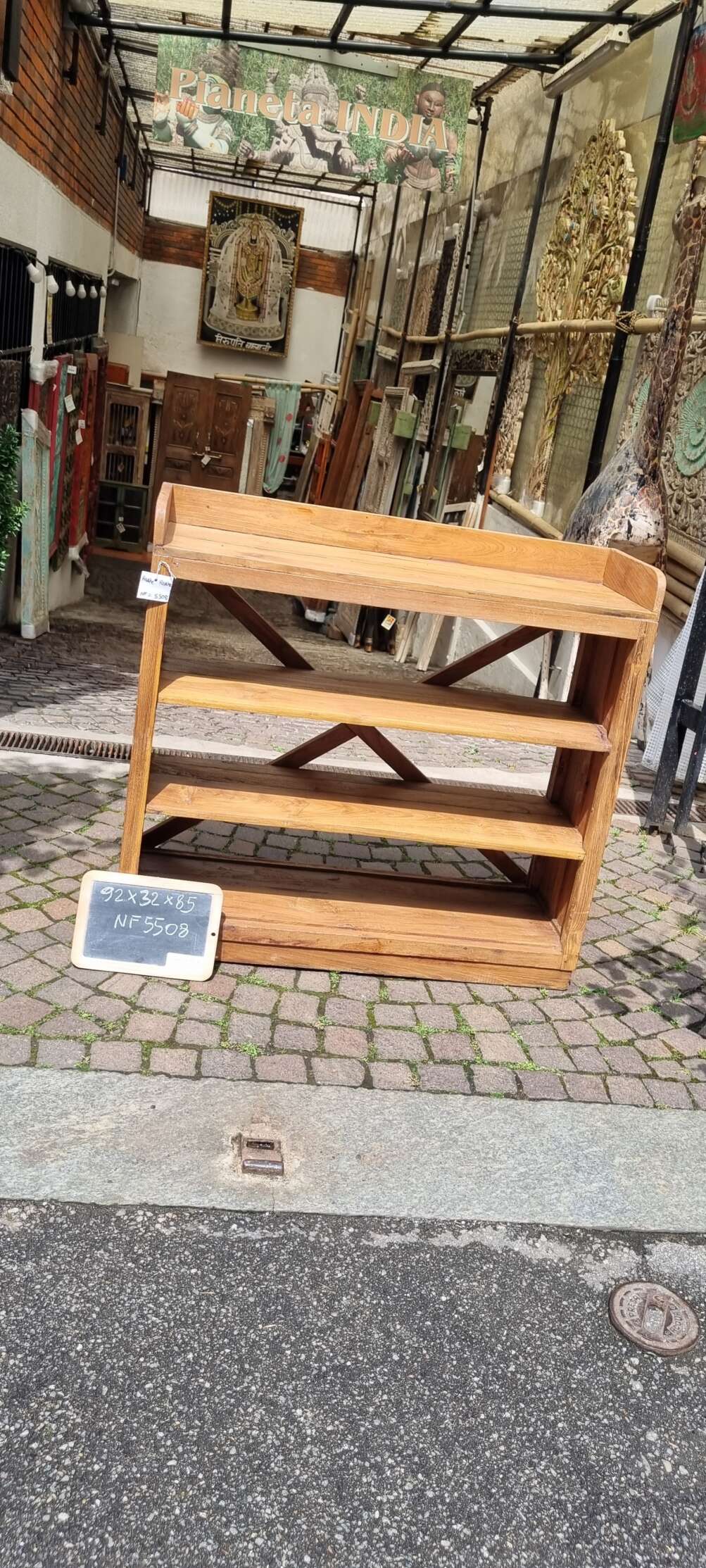 Libreria bassa con ripiani a giorno - immagine 9