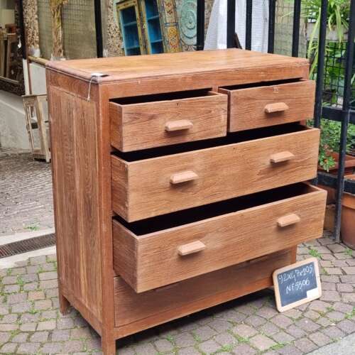 Cassettiera capiente in teak