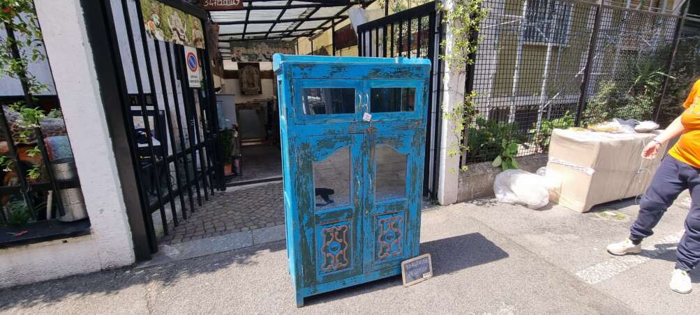 Vetrina azzurra intagliata - immagine 4