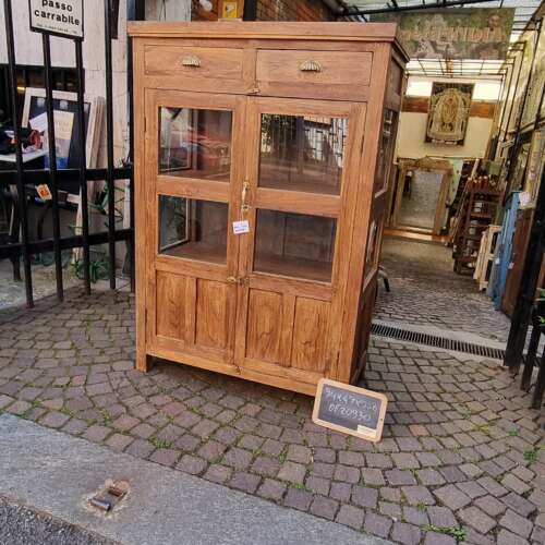 Vetrina in teak con cassetti