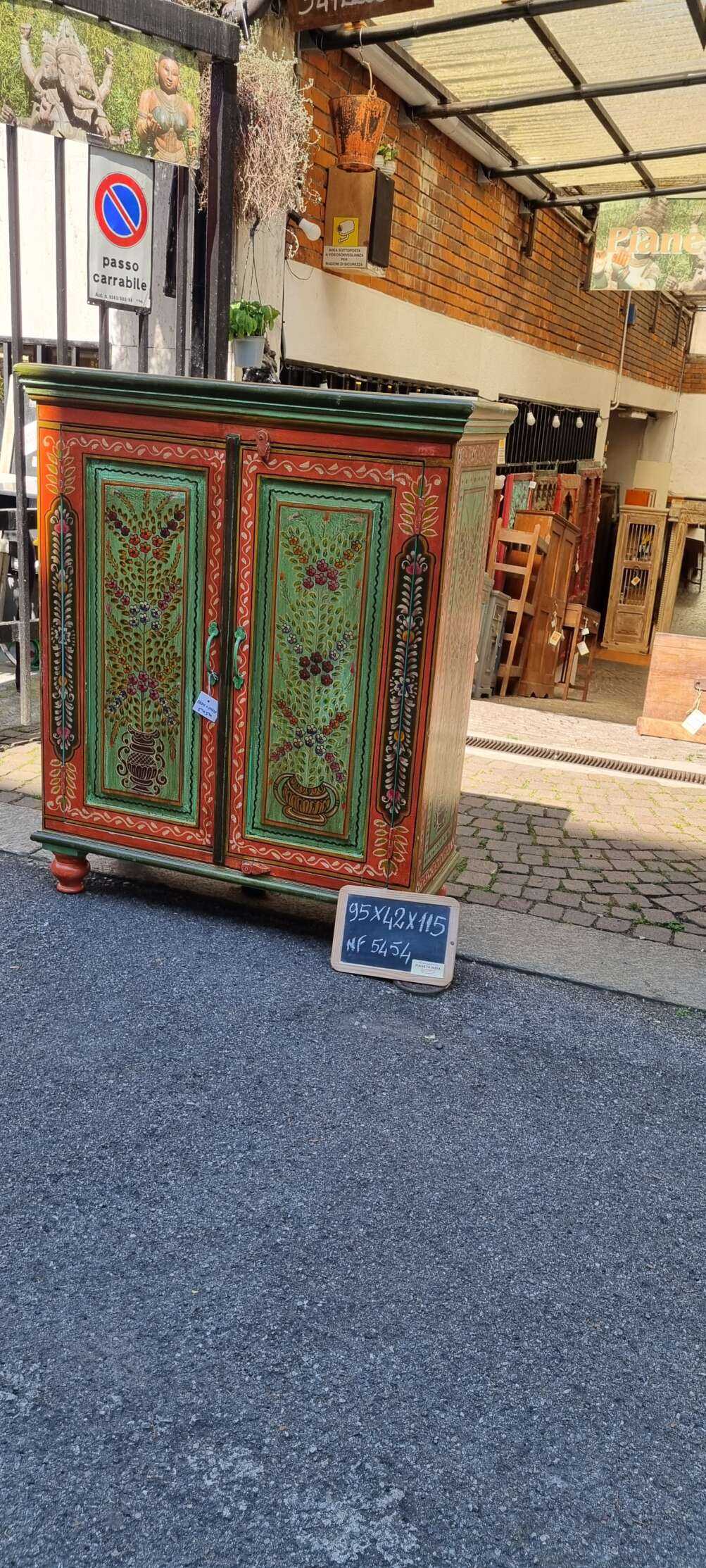 Mobiletto dipinto a mano in stile indiano - immagine 12