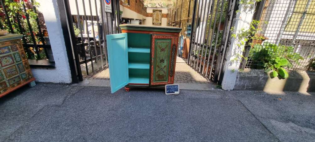 Mobiletto dipinto a mano in stile indiano - immagine 16