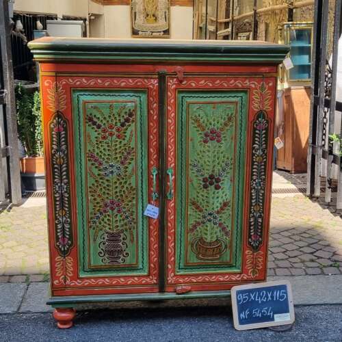 Mobiletto dipinto a mano in stile indiano