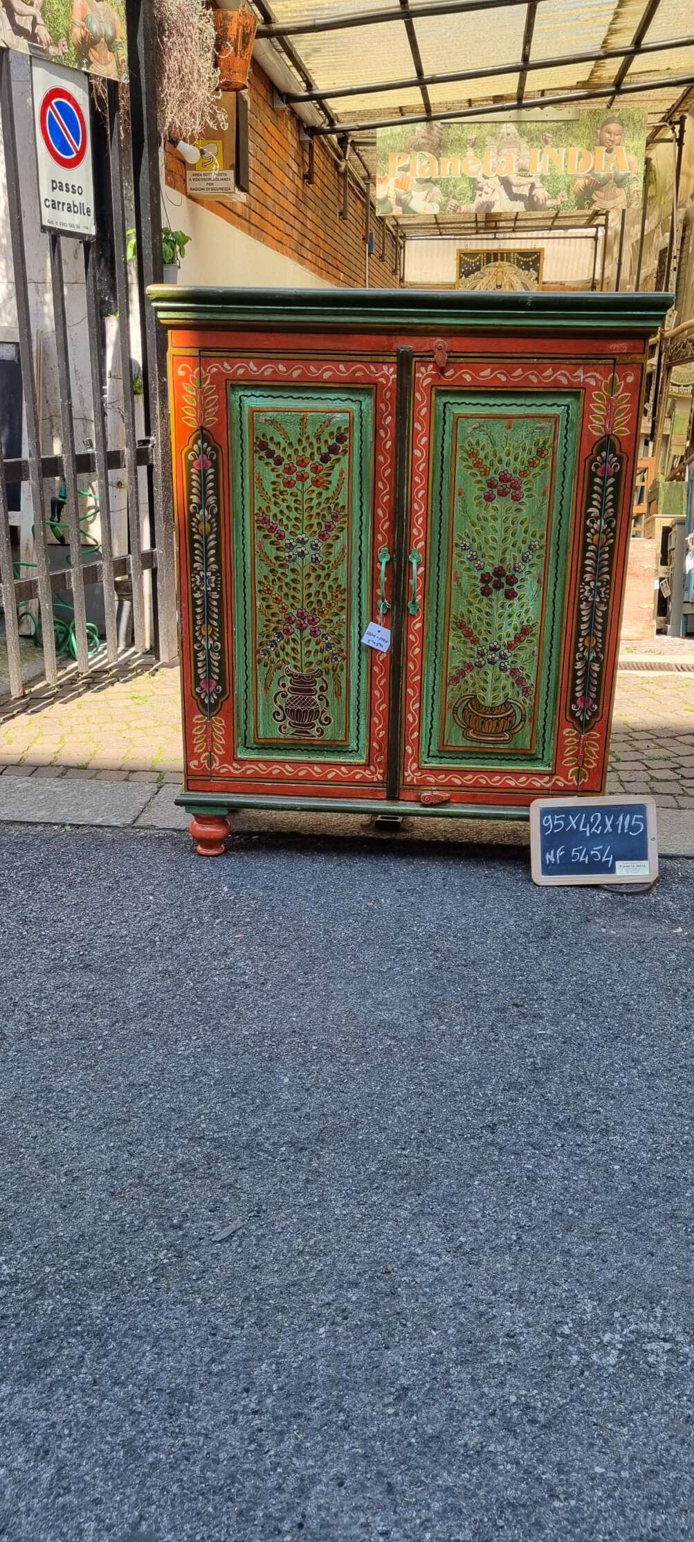 Mobiletto dipinto a mano in stile indiano - immagine 4