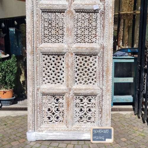 Porta decorativa intagliata a mano