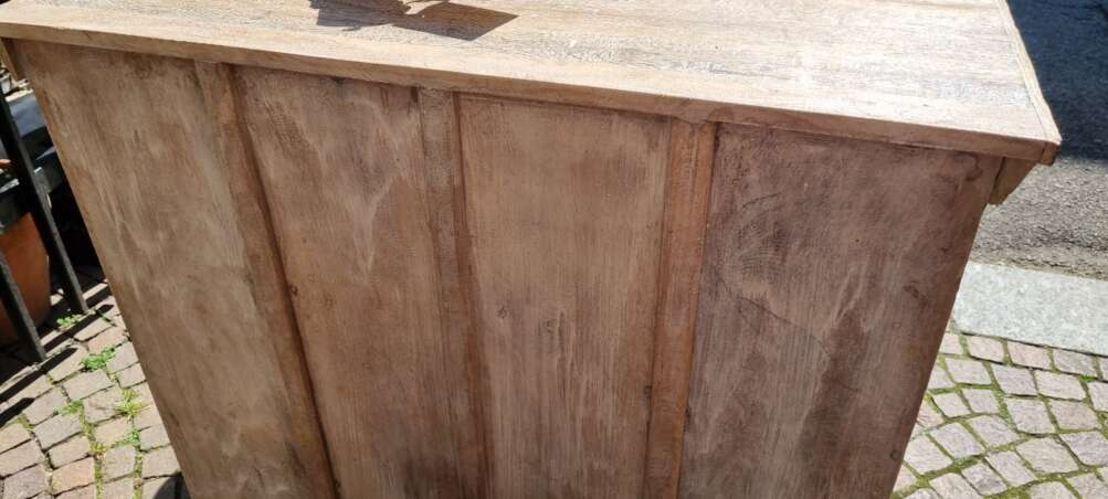 Credenza intagliata con decori floreali - immagine 4